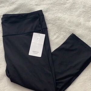 Athleta Womens L NWT Black 3/4 Leggings